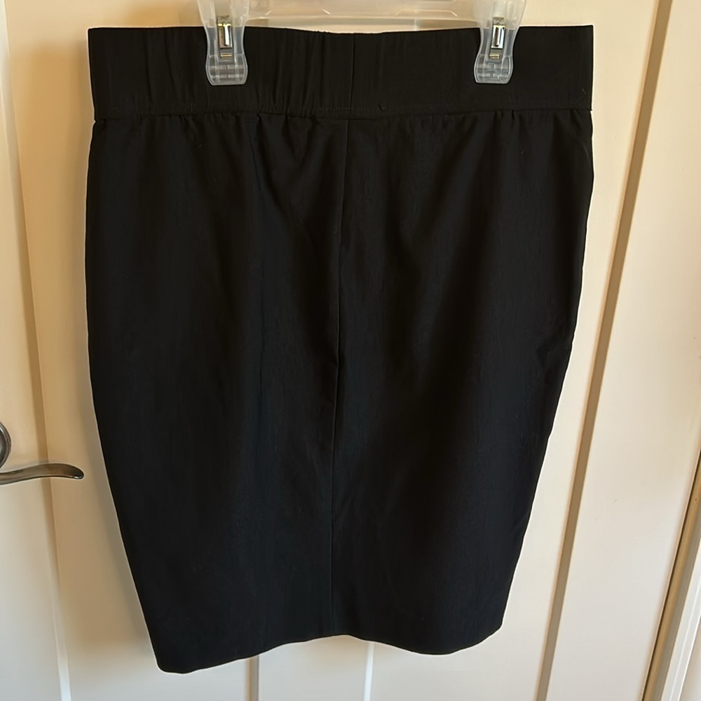 Frank Lyman black stretchy pencil skirt, size 10 - Picture 2 of 4